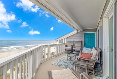 ENJOY FALL WEATHER! BRING YOU BATHING SUIT!
SPACIOUS 2 BEDROOM-4 BLOCKS TO PIER.