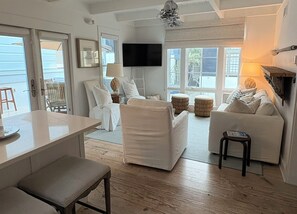 Fernseher, DVD-Player, Videothek