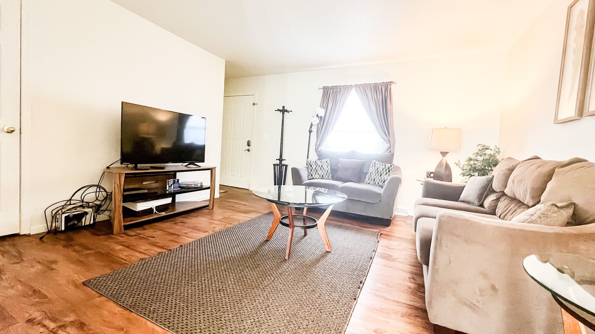 Cozy family friendly apartment  just 1 mile away from FLW