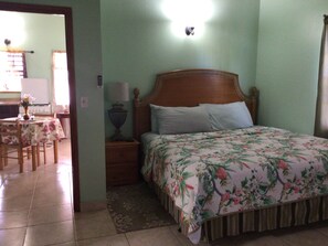 1 Schlafzimmer, Schreibtisch, Bügeleisen/Bügelbrett, kostenloses WLAN