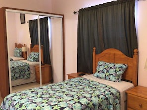 1 Schlafzimmer, Schreibtisch, Bügeleisen/Bügelbrett, kostenloses WLAN