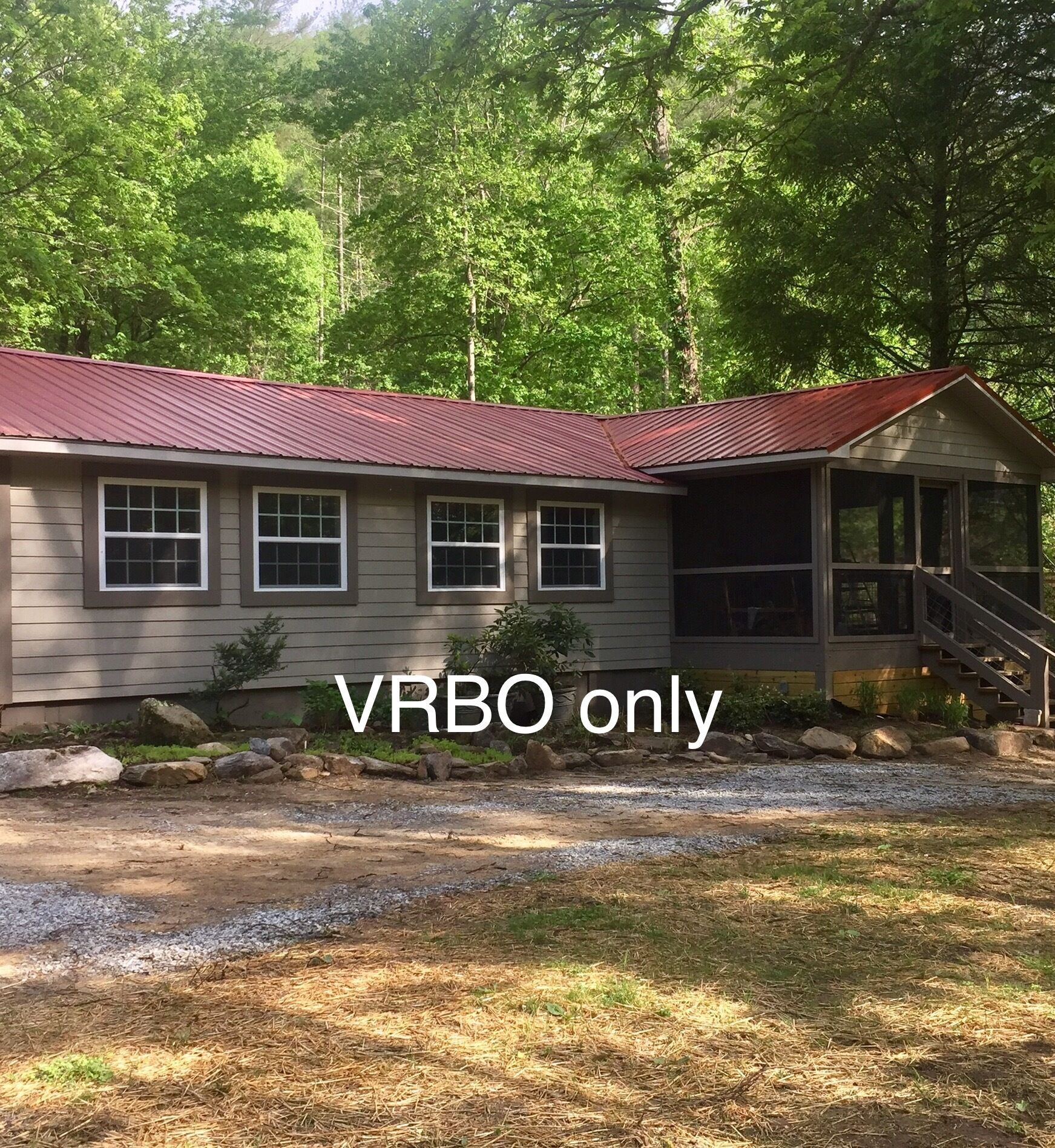 Bold Stream/Waterfall/Fire Pit/Gas Grill/Screened Porch-close to Lake Lure, AVL 