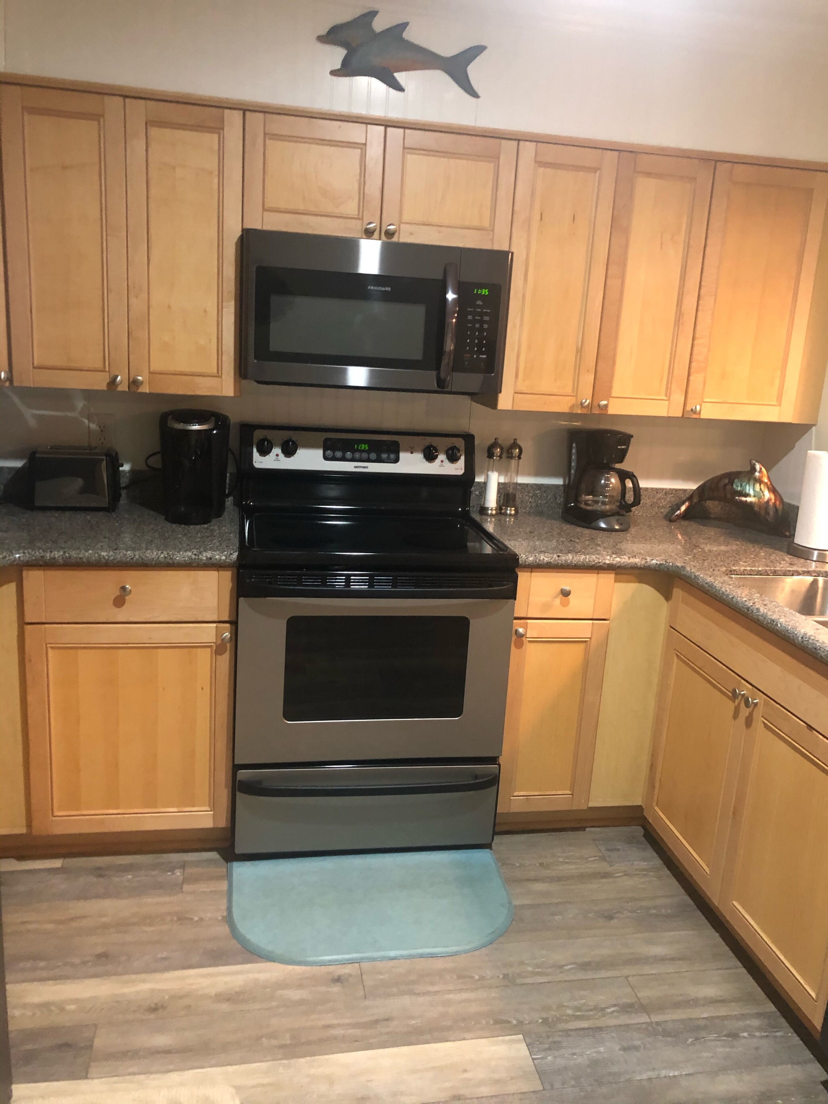 LARGE Oceanfront 3 Bed/3 Full Baths.