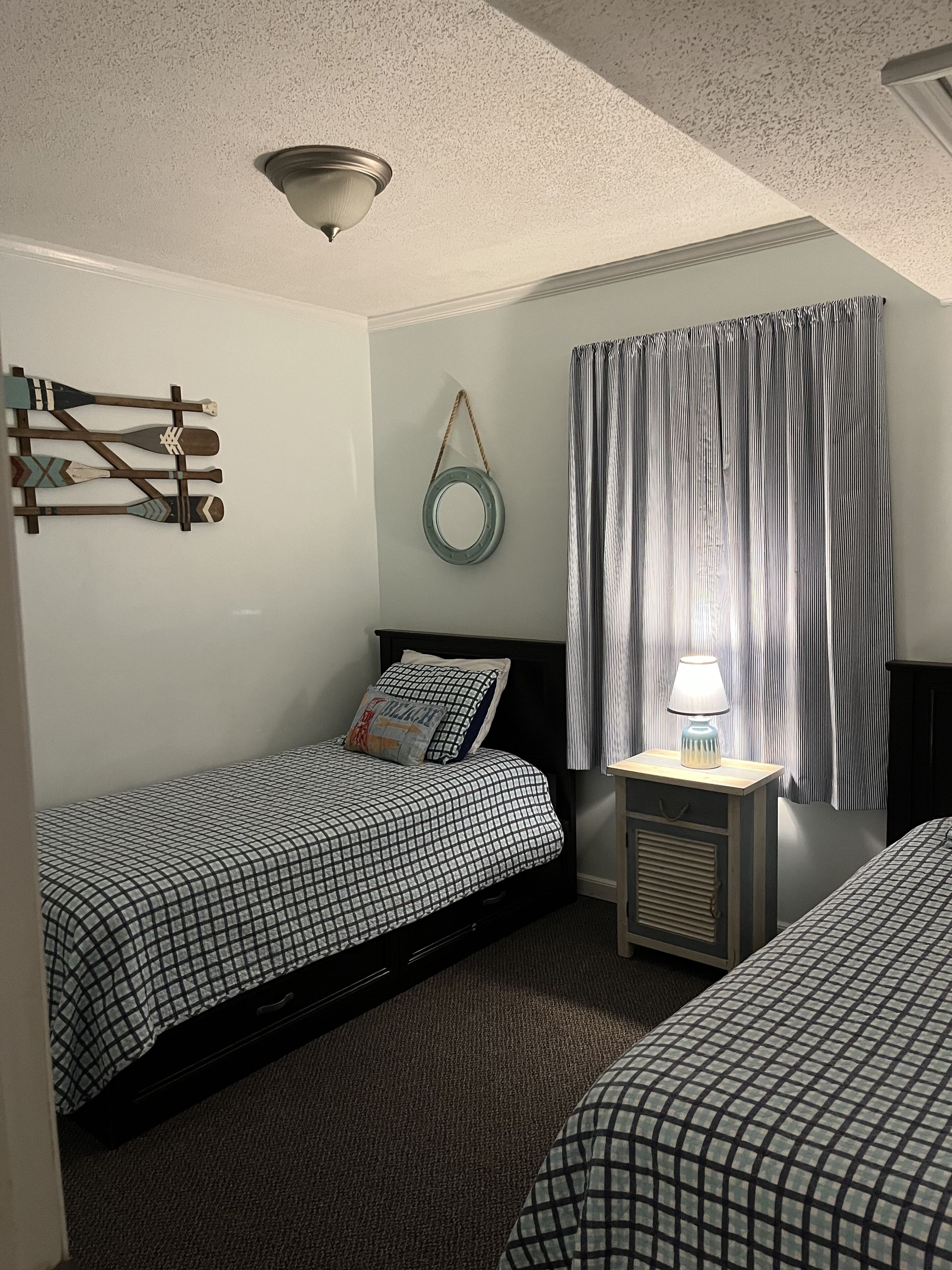 LARGE Oceanfront 3 Bed/3 Full Baths.