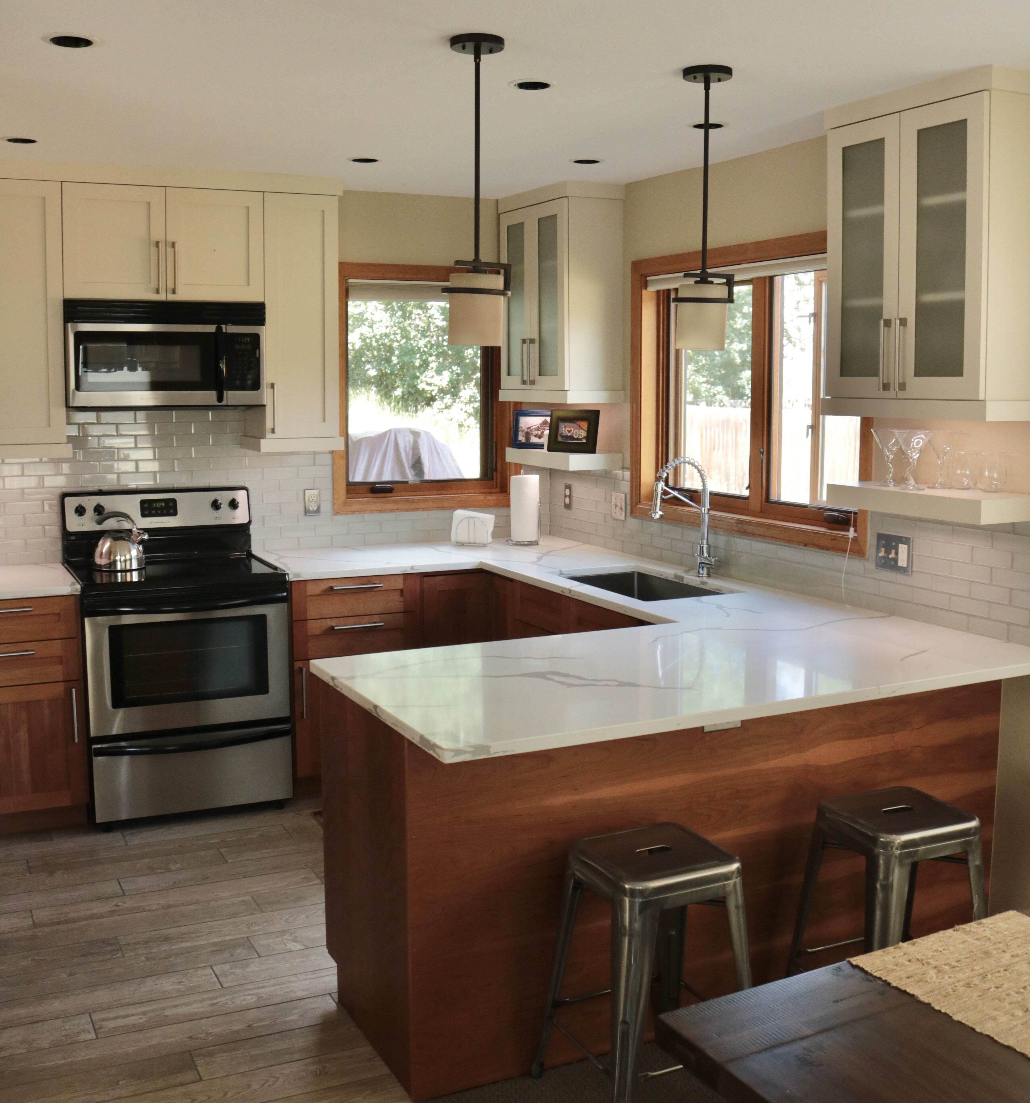 Great Location, In town, amazing views from 275.00 night