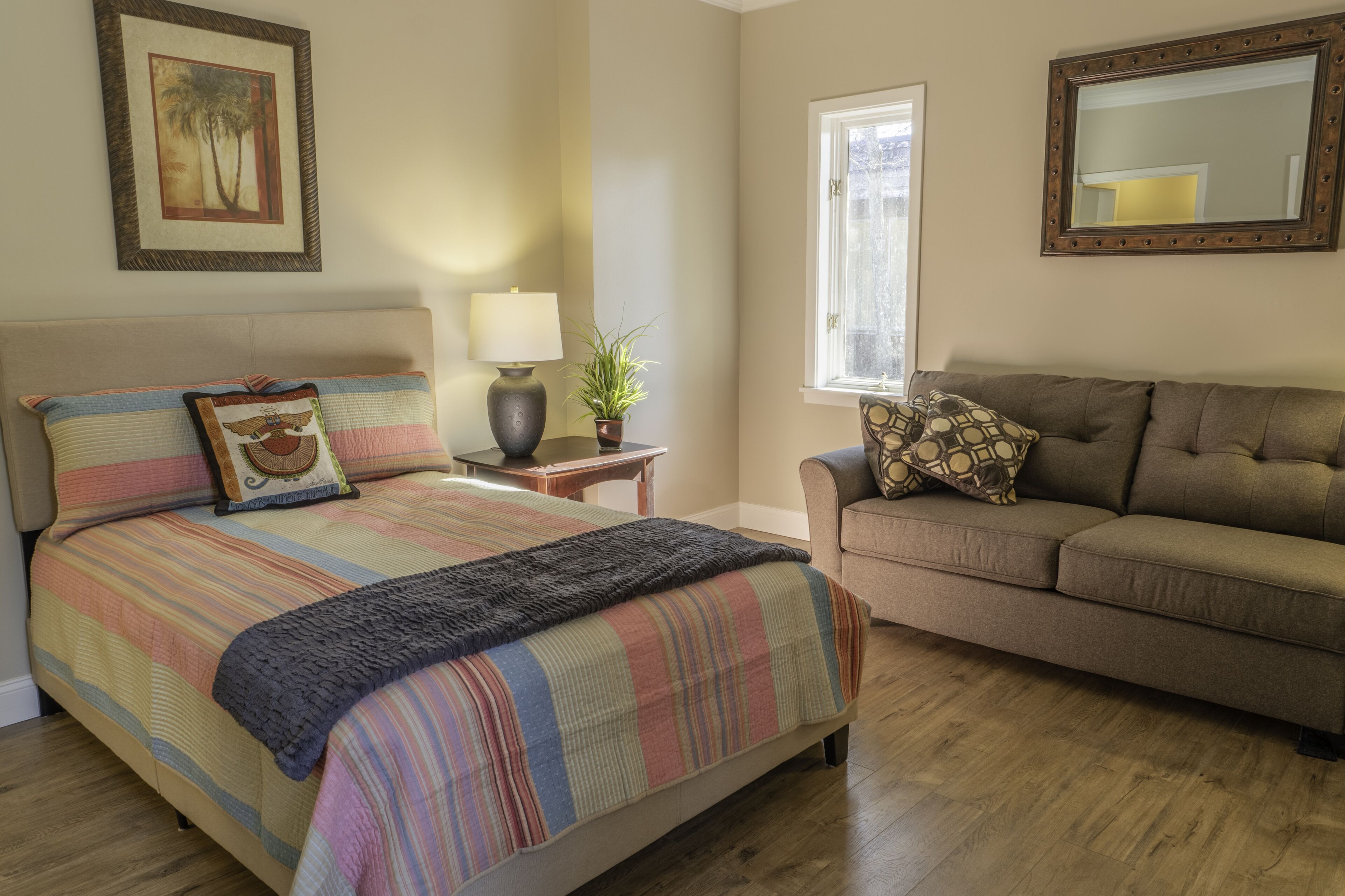 50 mile views into NR Gorge, recently renovated,  6000 sq ft