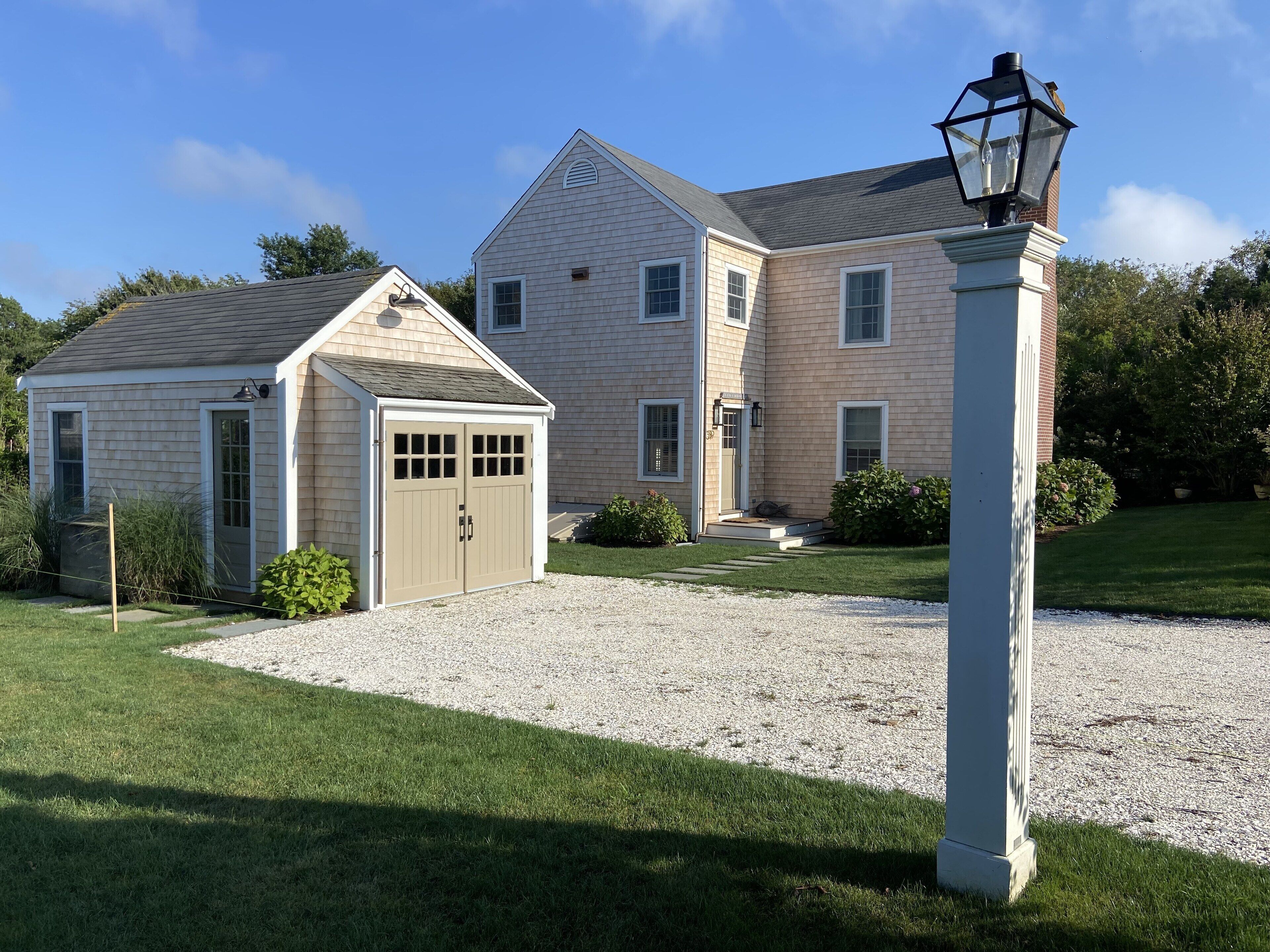 Cliff location walk to Steps Beach, The Westmoor Club and Town! 