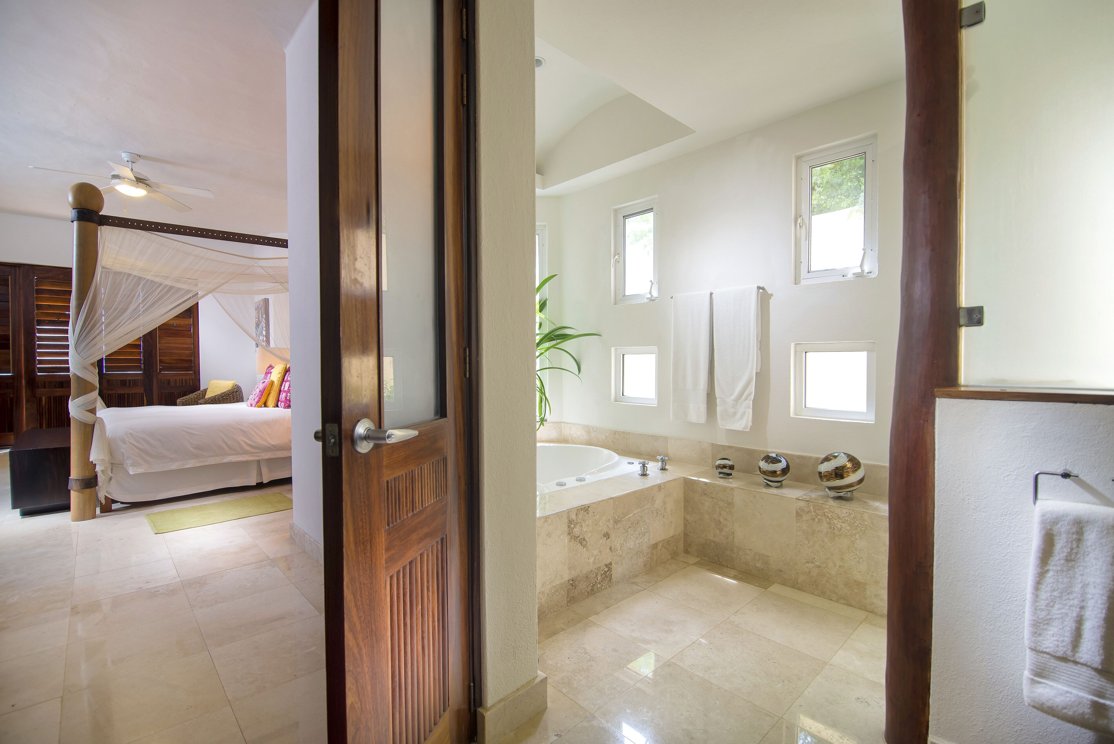 Beachfront w/Full Staff, Now Available! Your Own Private Luxury resort" Views, 