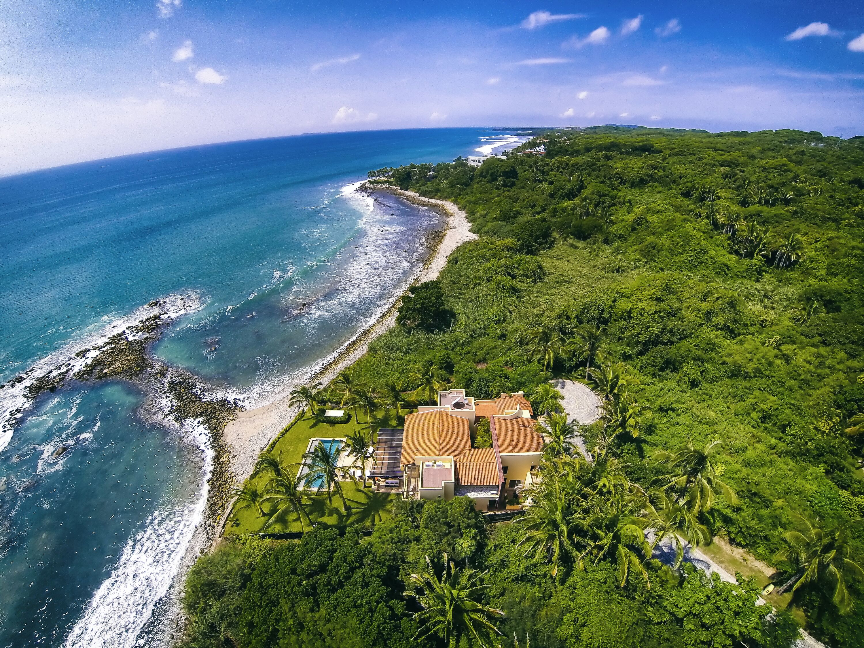 Beachfront w/Full Staff, Now Available! Your Own Private Luxury resort" Views, 