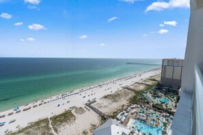 Am Strand, Liegestühle, Strandtücher