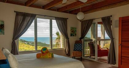 Spacious 2/Bed, 2/Ba, Pool, A/C Bedrooms, Screened Porch, Wi-Fi