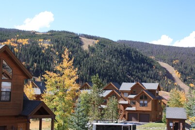 Mountain Ski Haus Chalet! Walk to Gondola, River Run! Hot-Tub!