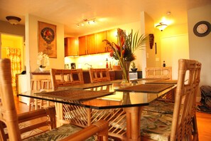 Dining - Shores of Maui - Ocean View- Top Floor Unit--Spacious! AC & WiFi (Kihei)