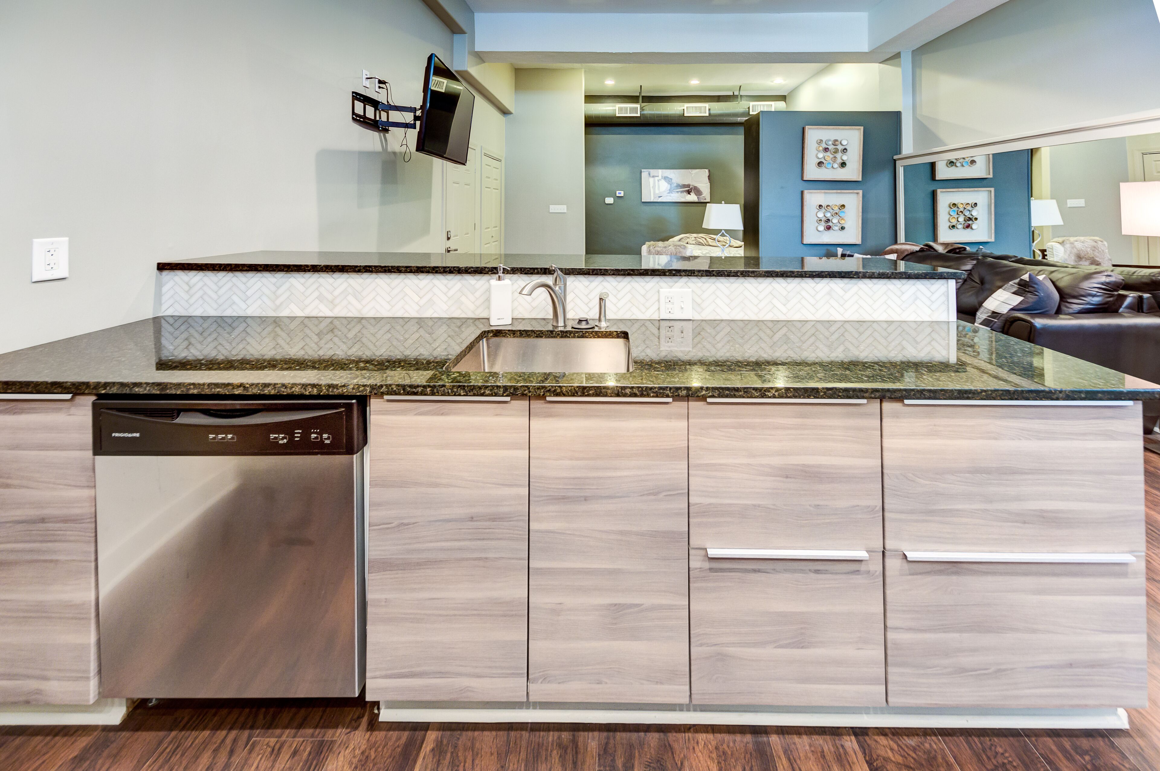 Contemporary Downtown Apartment on Washington Street