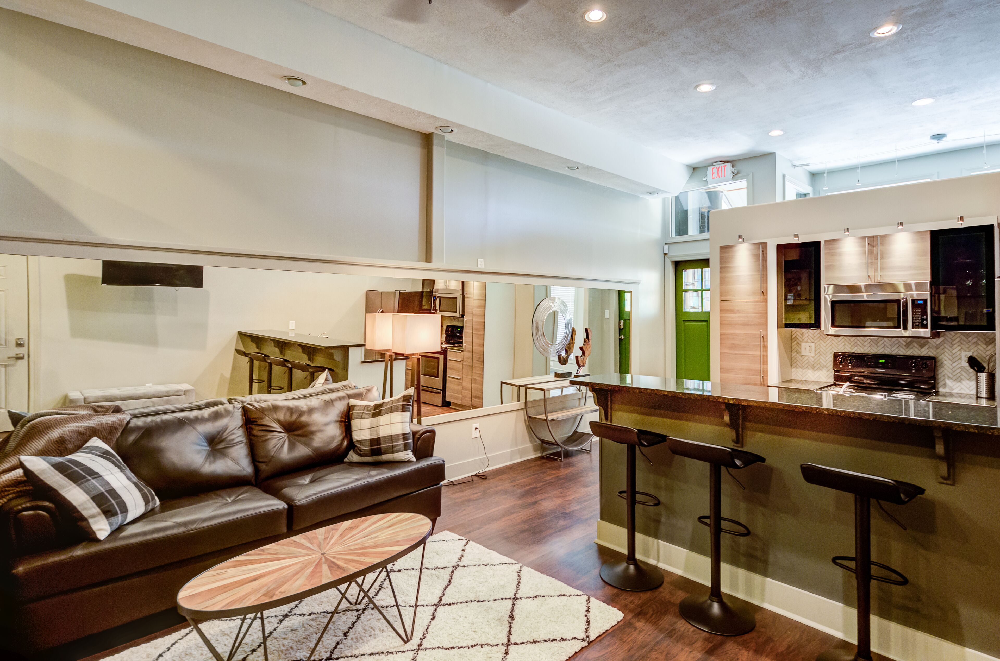 Contemporary Downtown Apartment on Washington Street