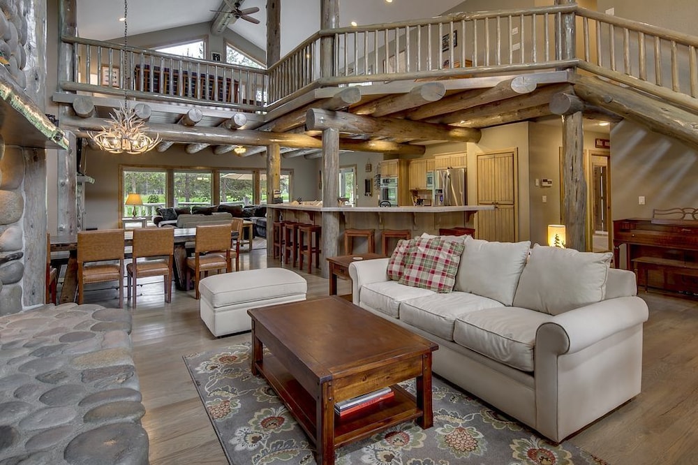 Rustic Luxury:Stunning 5BR Custom Lodge, 12x SHARC!!