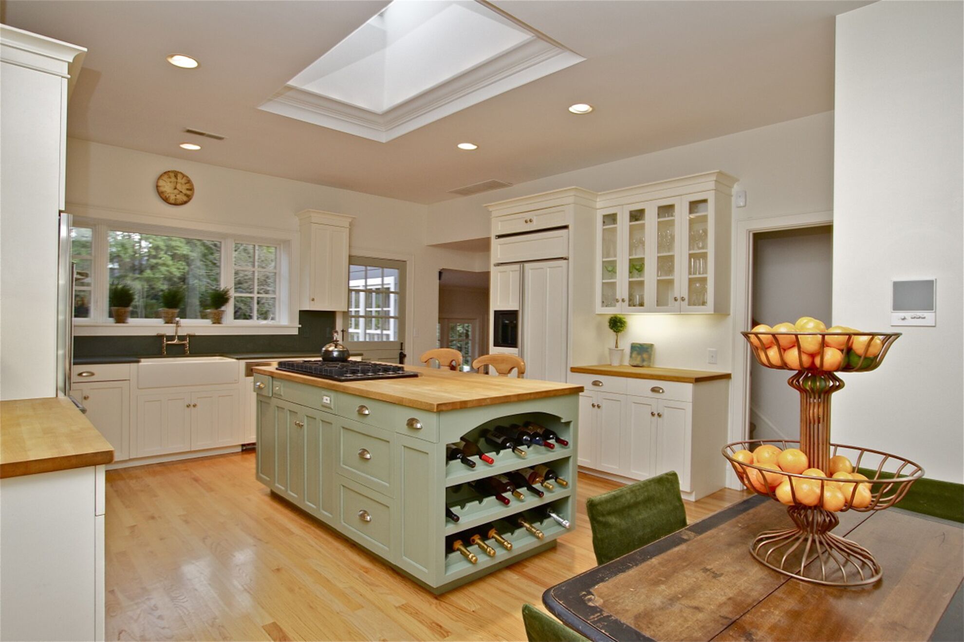 Sunny, Sprawling Estate 25 Minutes From SF and Wine Country, Outdoor Life, Pool