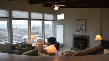 Smart-TV, Kamin, DVD-Player