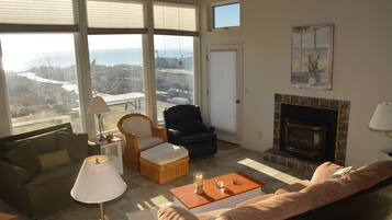 Smart-TV, Kamin, DVD-Player