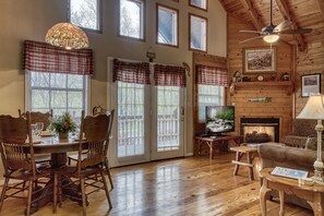 TV, peis og fotballspill