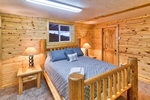 5 bedrooms, travel cot, WiFi, bed sheets