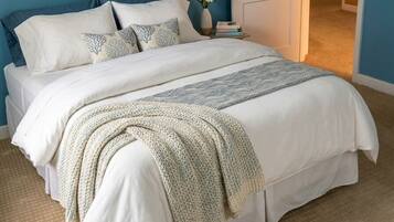 5 bedrooms, WiFi, bed sheets, wheelchair access