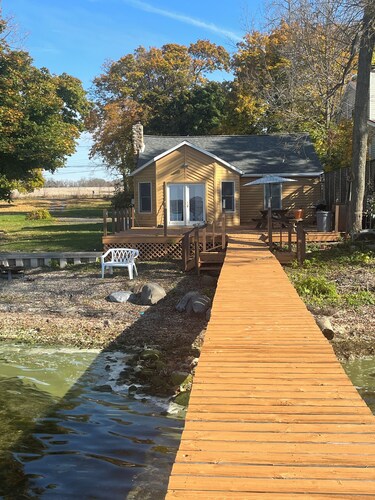 Cottage on Seneca Lake with Private Dock