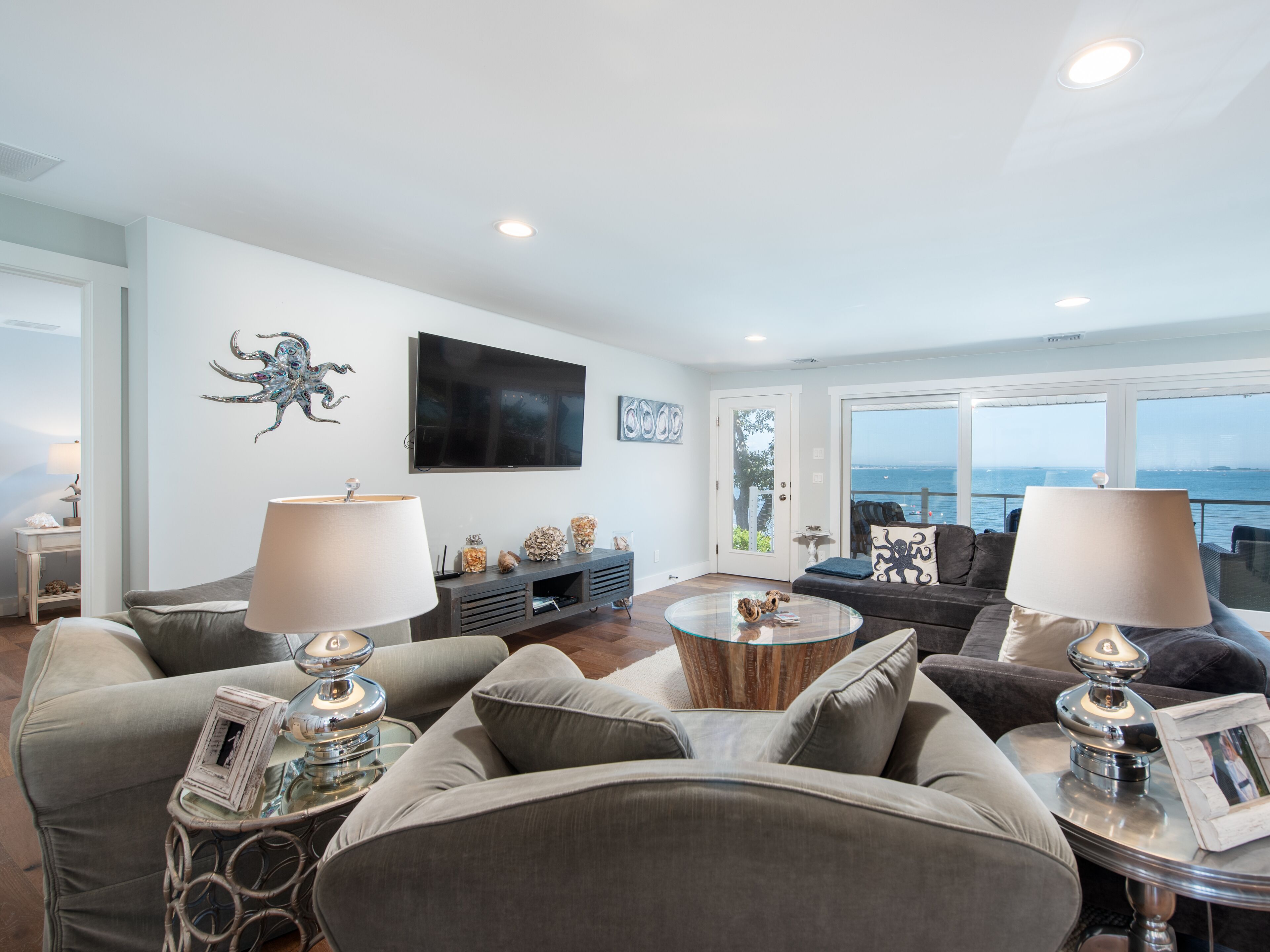 Luxury Waterfront Home-Now booking Winter & Spring 2024  Message me for Summer 