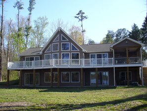 Exterior - Relaxing Retreat, Hot Tub - Public Side (Orange)