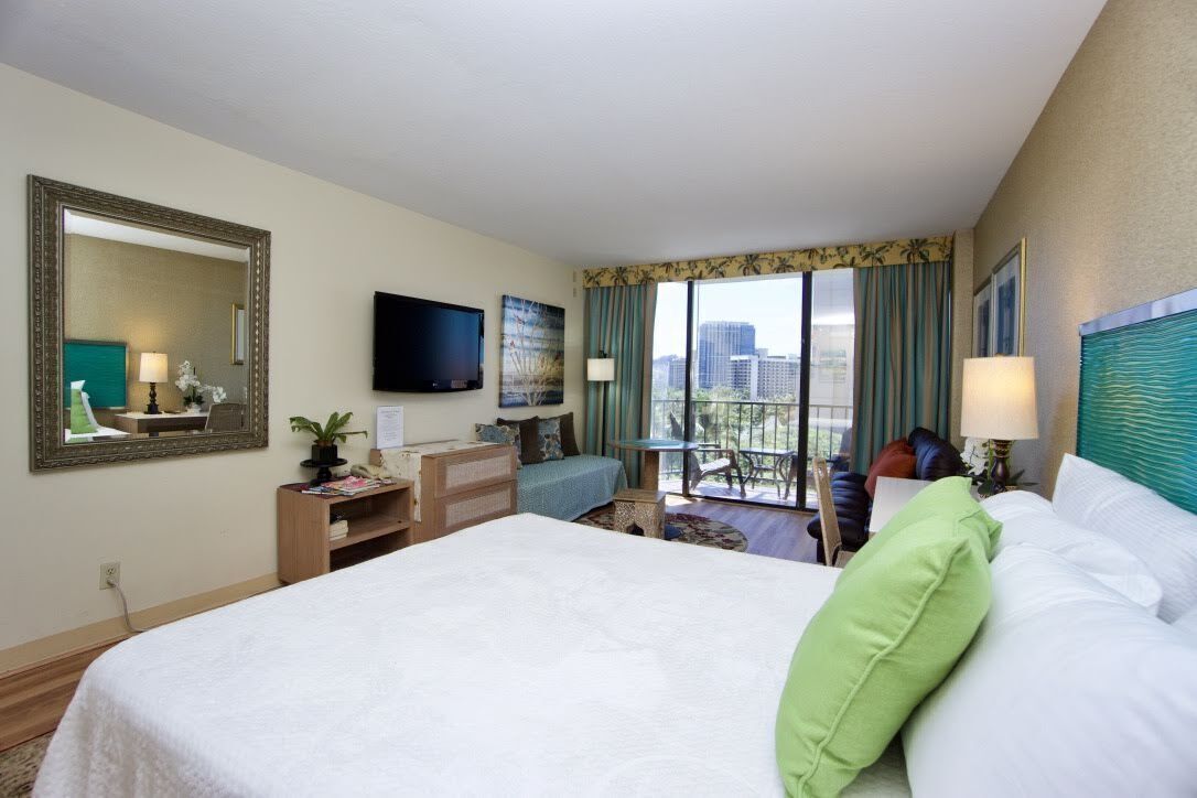  Classy Waikiki Studio 