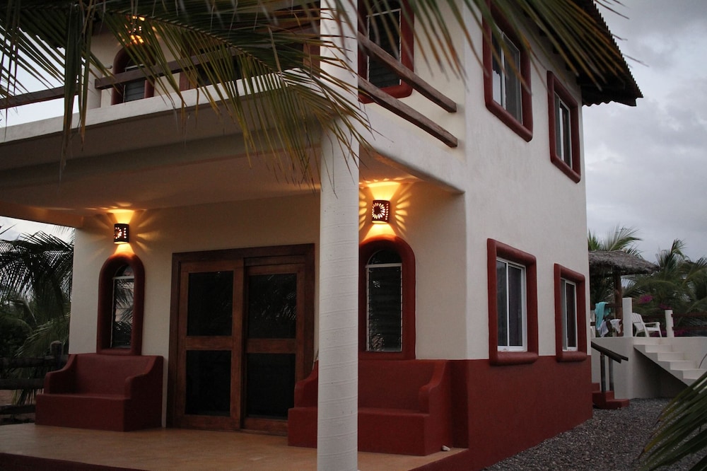 Come surf Palo Alto at the beautiful Casa Gunz! Troncones/La Salidita/The Ranch