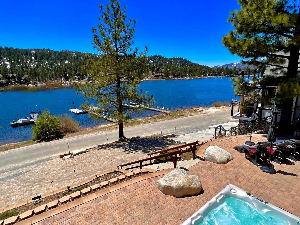 Popular Boulder Bay Lake House, New Private Dock, Kayaks&Canoe, Lakeview Hot Tub