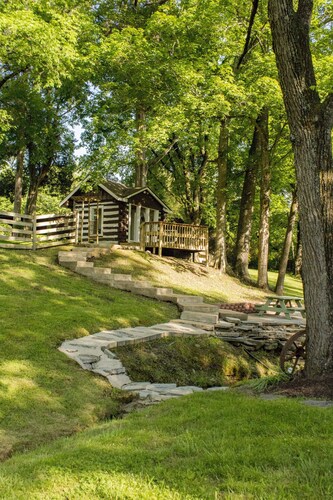 Cheekwood Historic Birdsong Lodge: A Charming Escape Near Downtown Nashville, TN