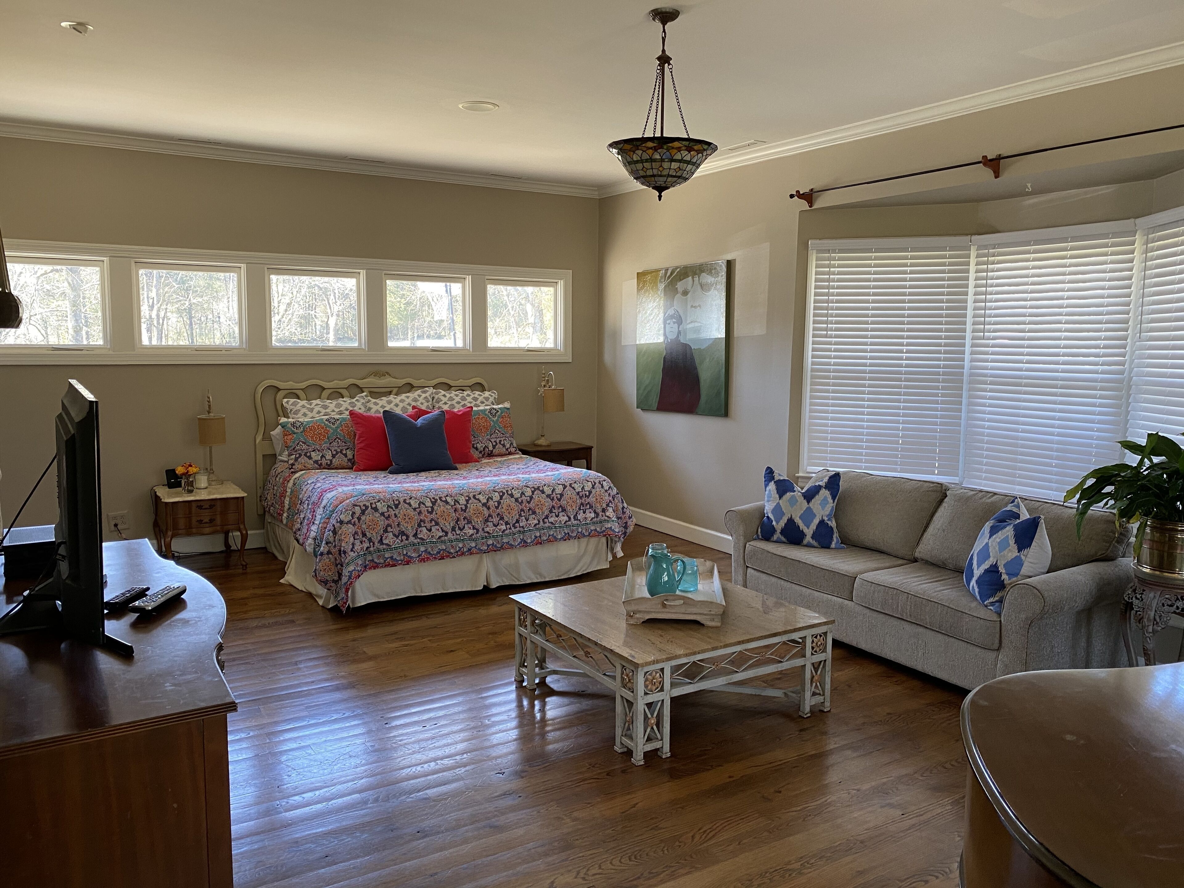 Cheekwood Historic Birdsong Lodge conveniently located to downtown Nashville,TN