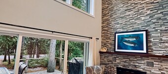 ⭐ 250 'RELAXING WATERFRONT, SPACIOUS NYTT REMODELED HOME WITH 6 WOODED ACRES ⭐