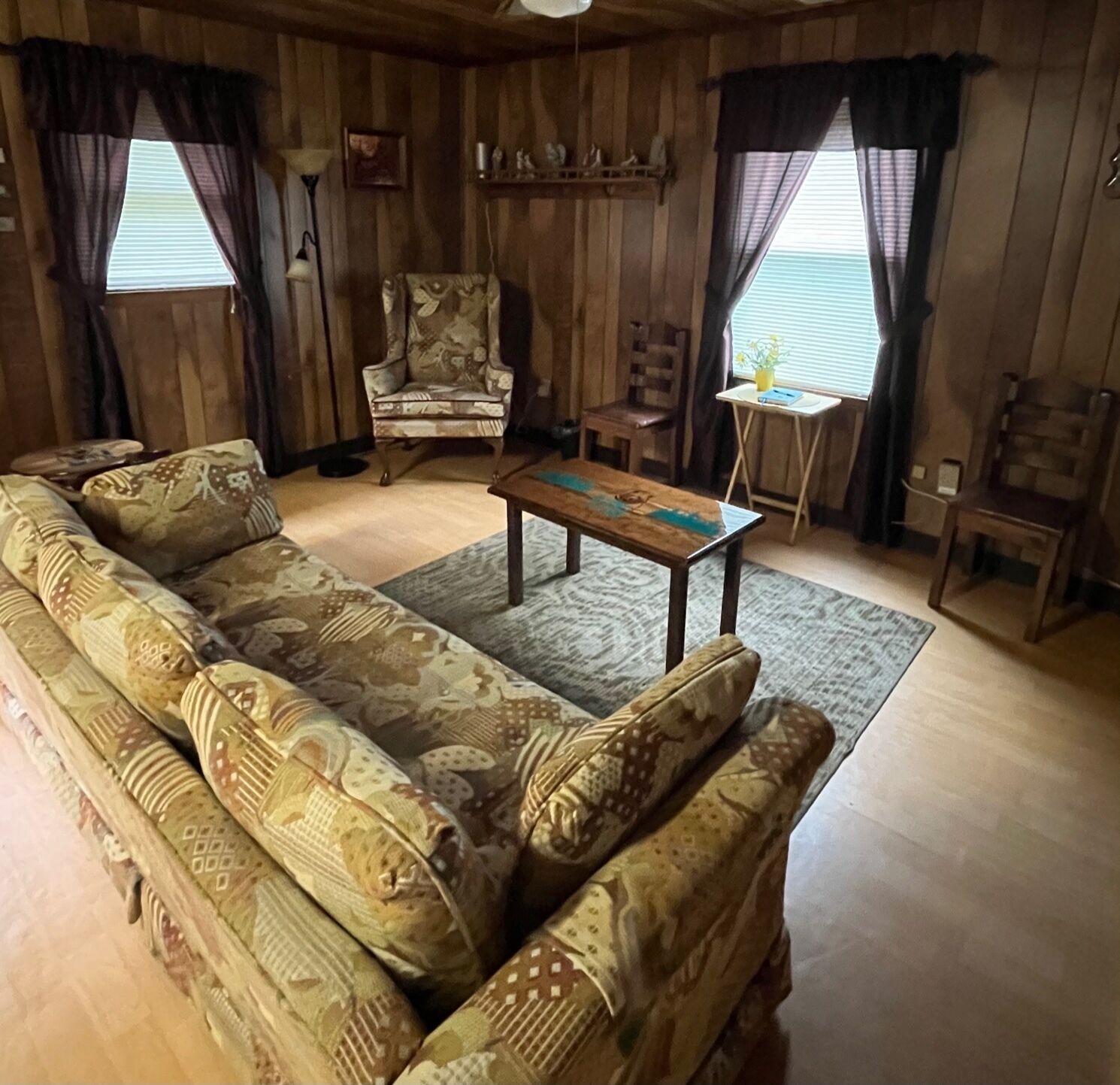 Cabin At beautiful Lake Jocassee, Salem SC sleeps 6