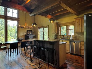 Fridge, microwave, oven, stovetop - Big Sky Gem: Ski-in / Walk-out Luxury Chalet (Big Sky)