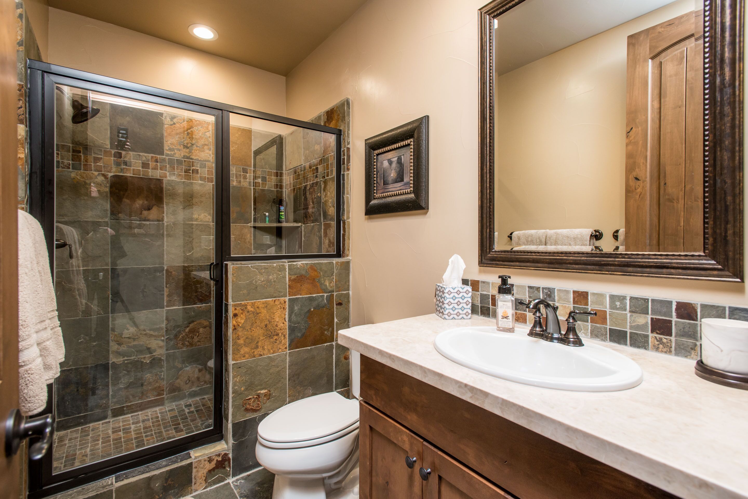 Shaver Lake Luxurious Cabin | 4 Bdrm Sleeps 8 | Stunning View