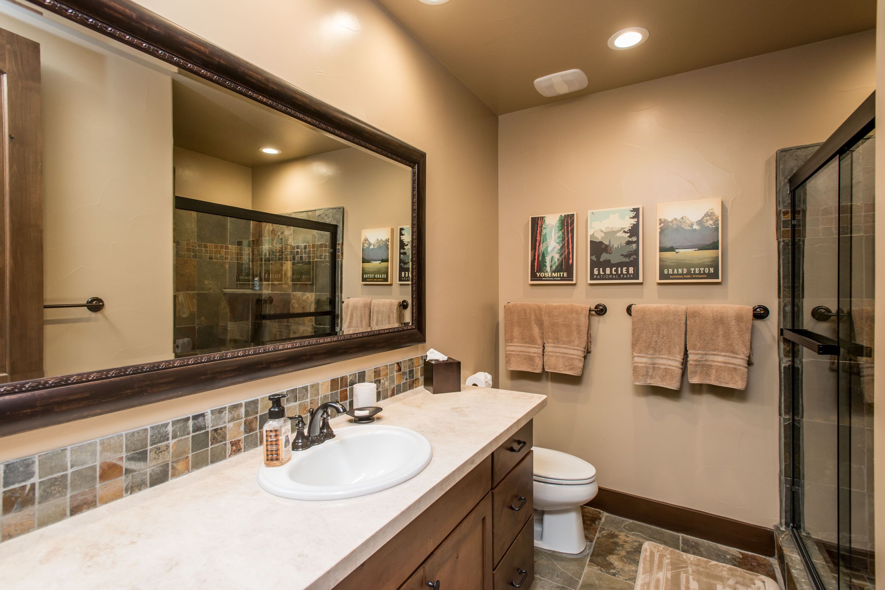 Shaver Lake Luxurious Cabin | 4 Bdrm Sleeps 8 | Stunning View