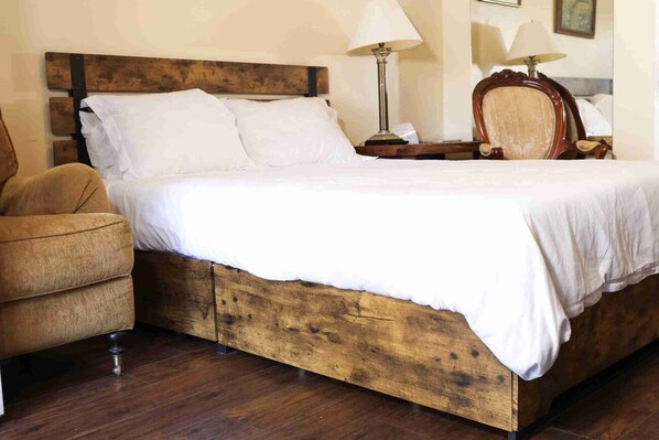 1 dormitorio, tabla de planchar con plancha, wifi gratis y ropa de cama
