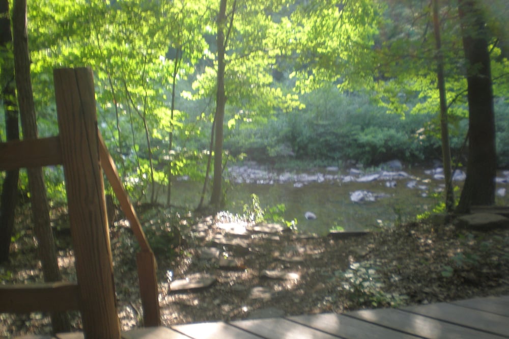 Log Cabin on Sleepy Creek- Enjoy the Seclusion and Sounds of the Water