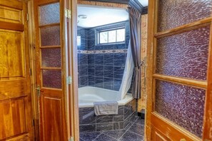 Combined shower/bathtub, hair dryer, towels, soap - Large Ski Home + Seasonal Pool & Year-Round Hot Tub (Ellicottville)
