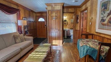 Smart TV, fireplace, video games, DVD player