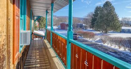 Sugar Pine Lodge; Grande maison prĂšs de Holiday Valley