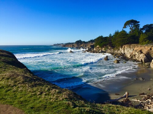 Ocean views. Long stay discount. Short walk to Shell beach, dog friendly.
