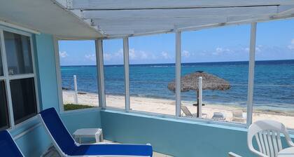 Beautiful Ocean Front Sea Lodge in Cayman Kai