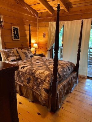 1 bedroom, iron/ironing board, WiFi, bed sheets - Secluded Bliss BirchTree Cabin with Indoor Hot Tub (Ellijay)