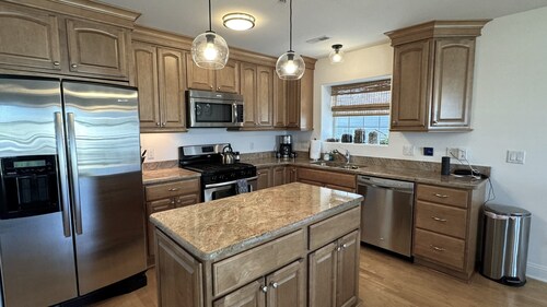 Perfect Location Condo Pools Walk to all Beach 1.5 blk