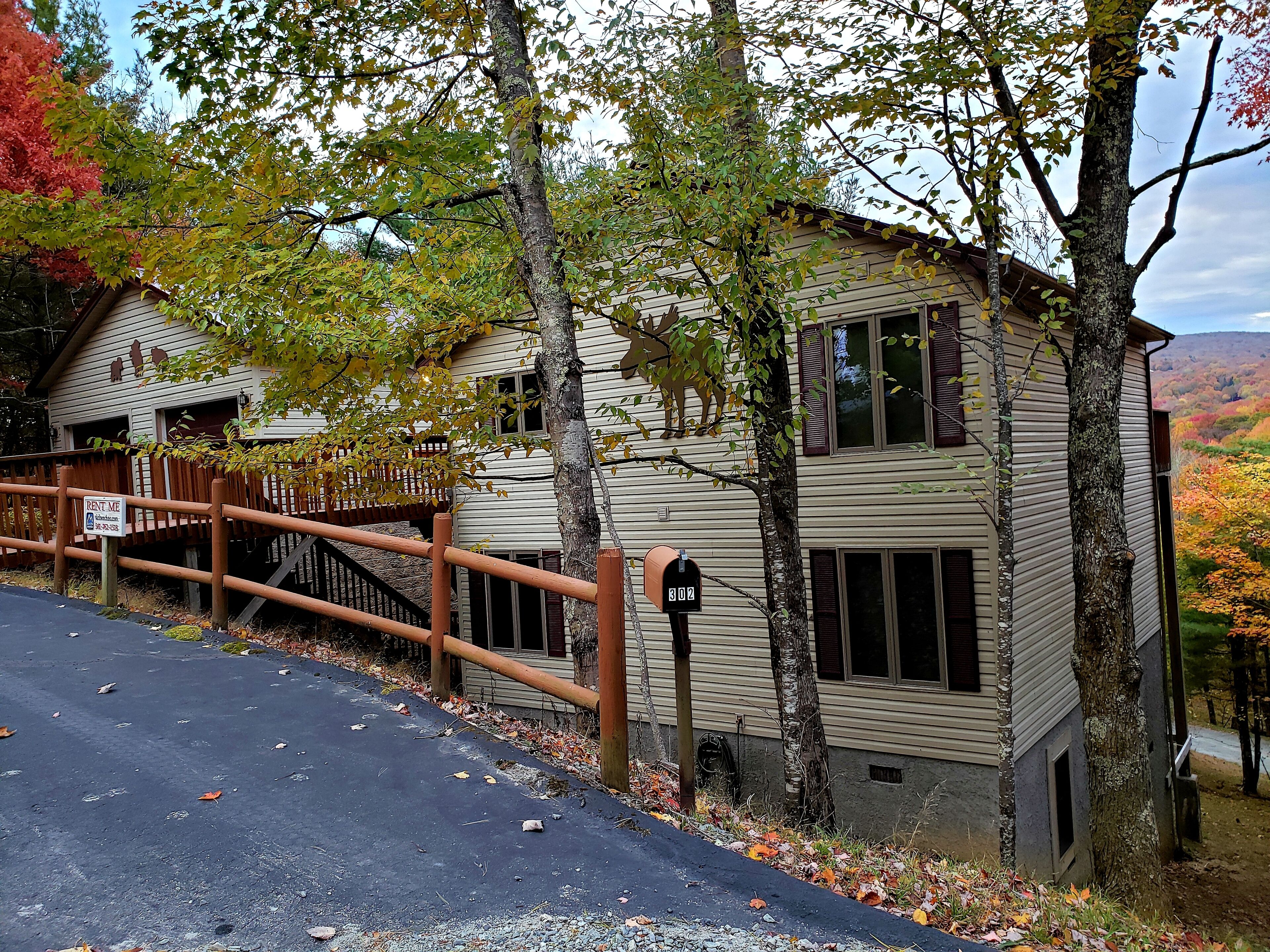 Moose Manor, 5 Bedrooms, 4 Full Baths, Game Room, 2 Living Rooms, Garage, WiFi