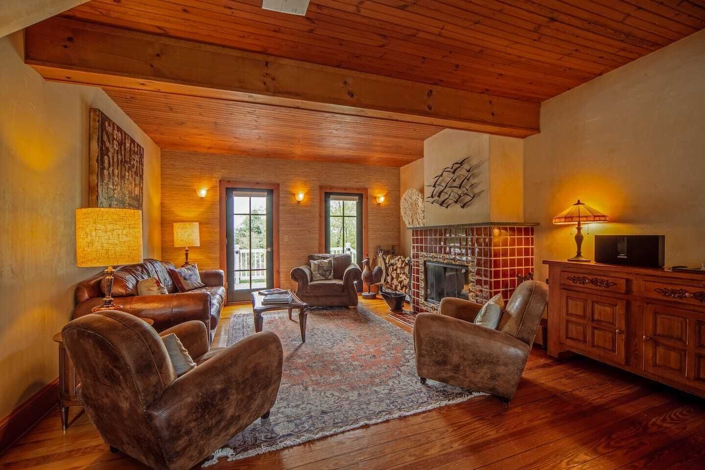 Fabulous cozy farmhouse on a Hudson Valley mountaintop